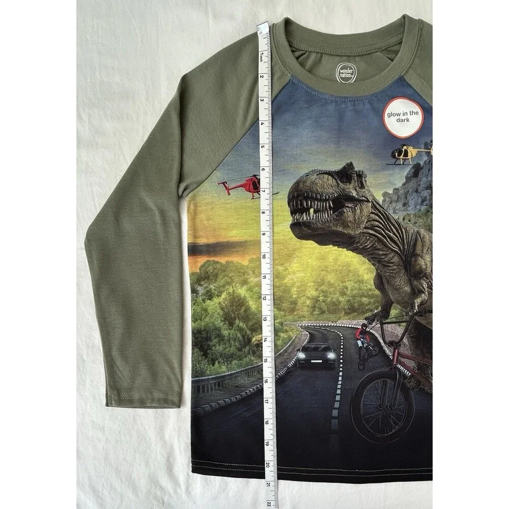 Wonder Nation Boys NWT M 8 Glow in Dark Flame Resistant Dinosaur Pajama Top